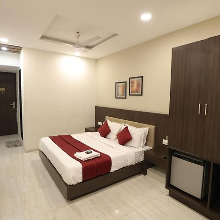 Hotel Privya Rooms And Banquet Surat Luaran gambar