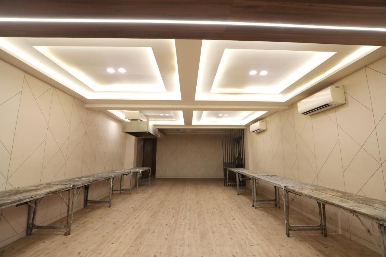 Hotel Privya Rooms And Banquet Surat Luaran gambar
