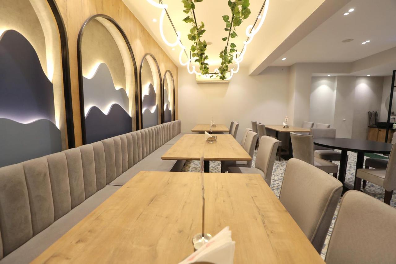 Hotel Privya Rooms And Banquet Surat Luaran gambar