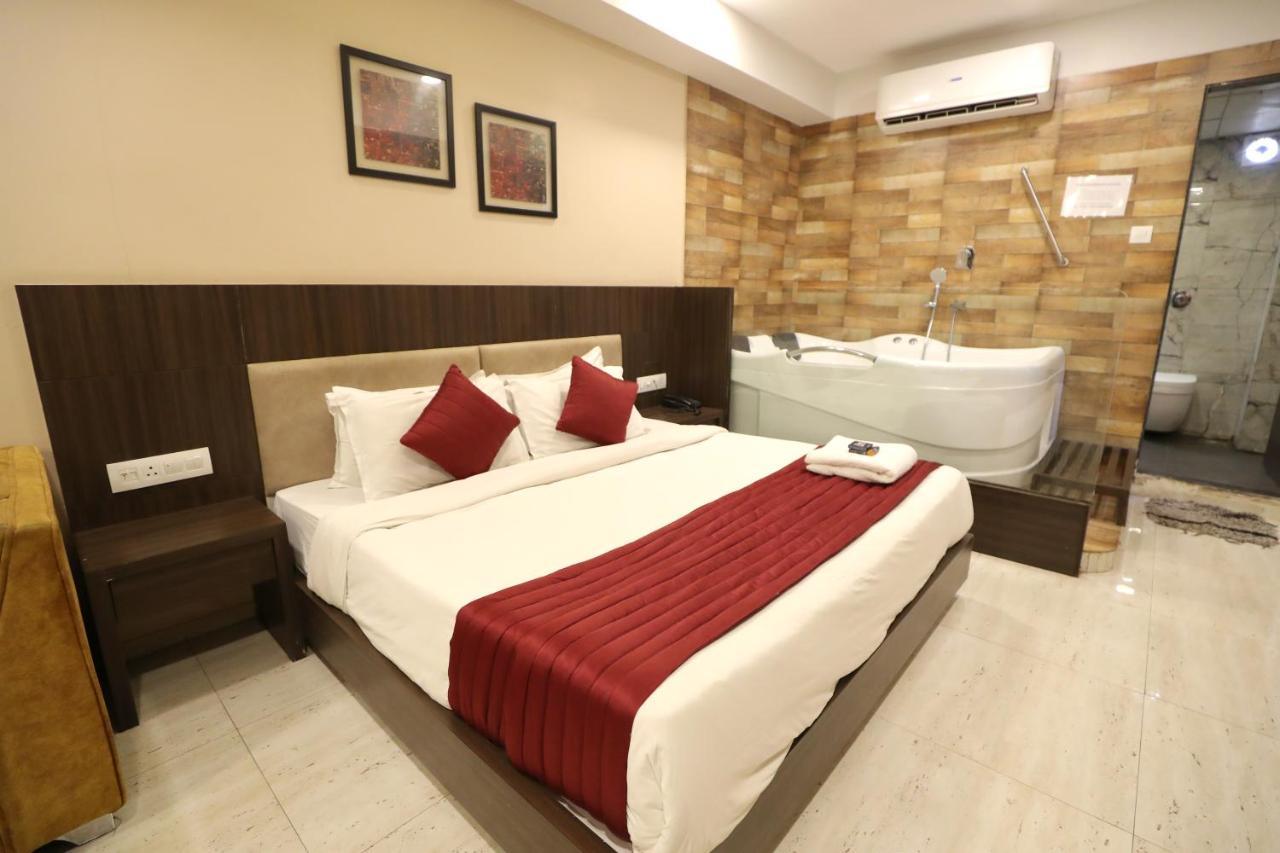 Hotel Privya Rooms And Banquet Surat Luaran gambar