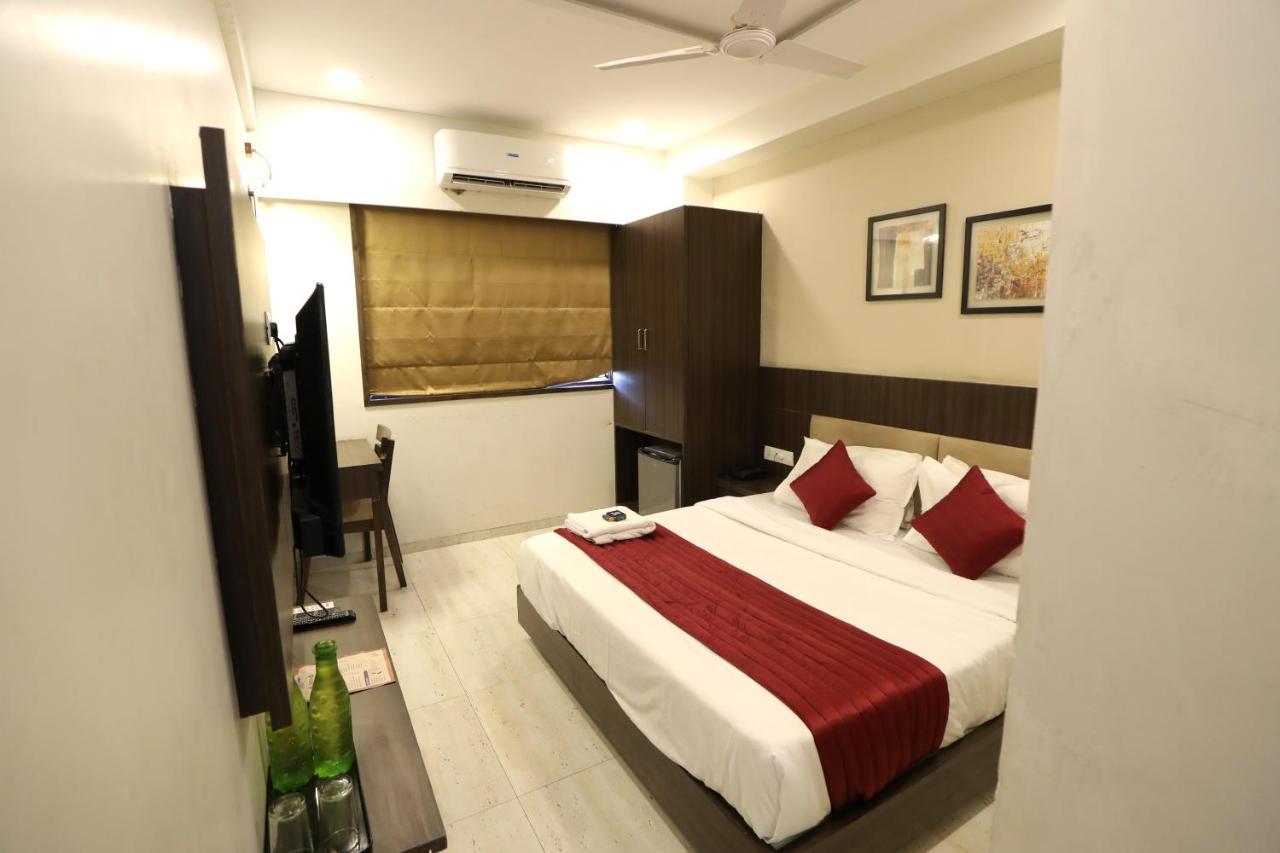 Hotel Privya Rooms And Banquet Surat Luaran gambar