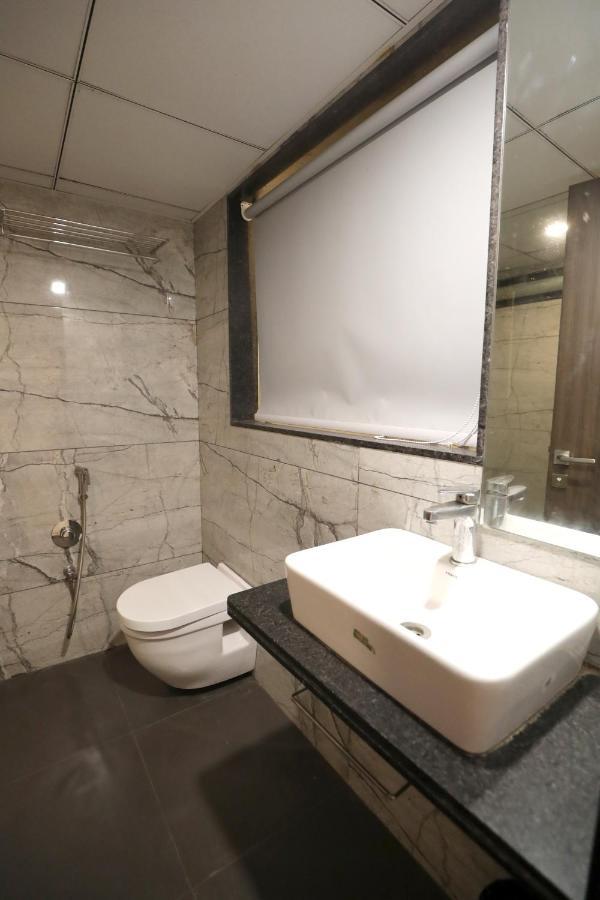 Hotel Privya Rooms And Banquet Surat Luaran gambar
