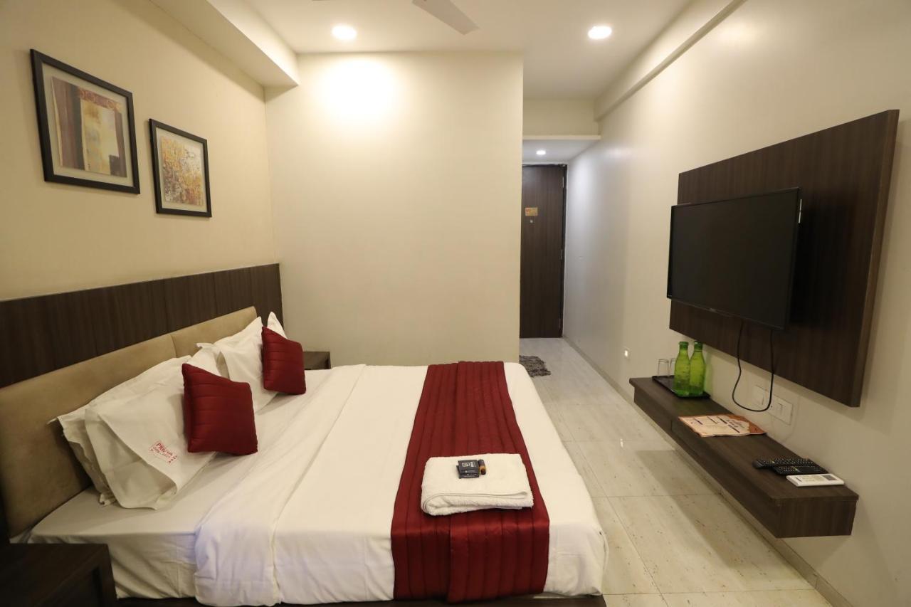 Hotel Privya Rooms And Banquet Surat Luaran gambar